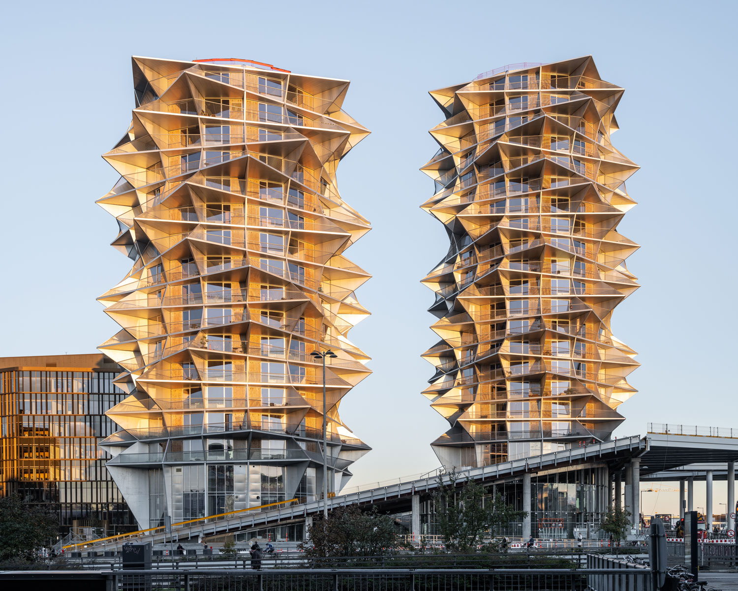 Kaktus-towers-outside